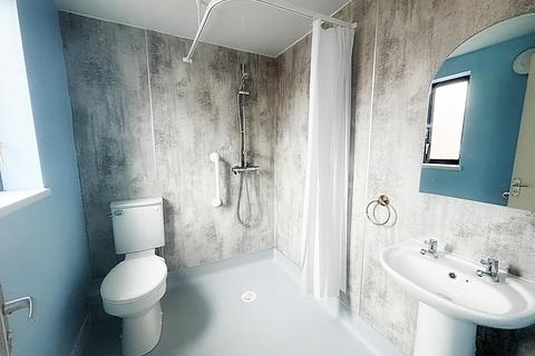 2 bedroom terraced house to rent, North Road, Wallsend