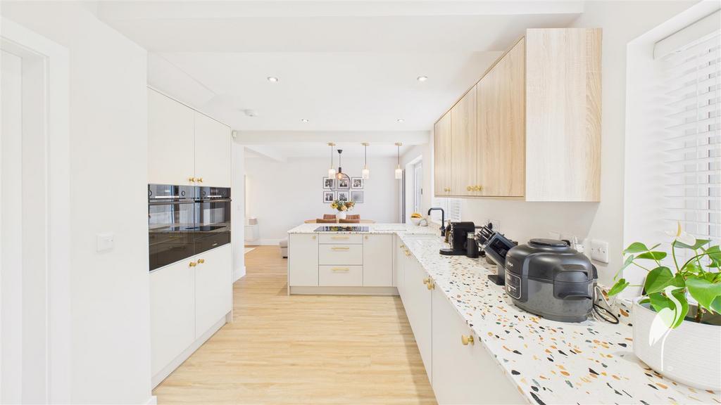 Open Plan Kitchen/Dining Area