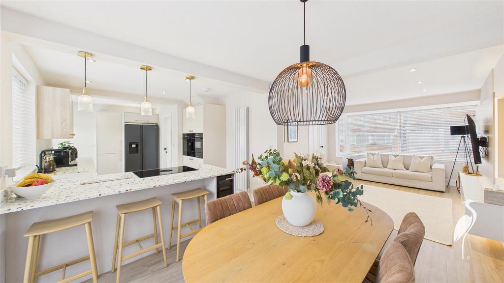 Open Plan Kitchen/Dining Area