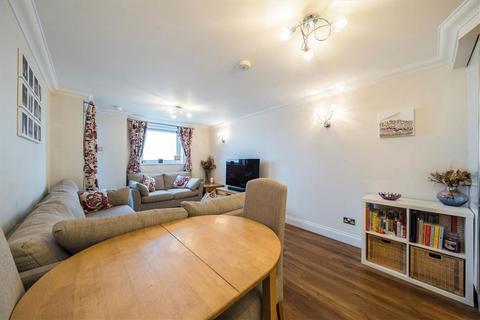 2 bedroom flat for sale, Greenfell Mansions, London SE8