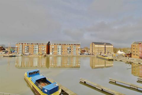undefined, Merchants Quay, Gloucester Docks