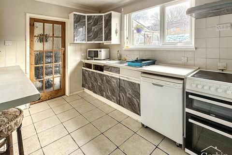 4 bedroom semi-detached house for sale, Frost Road, Bournemouth, BH11 8