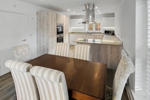 undefined, Vernon Close, Kings Hill ME19