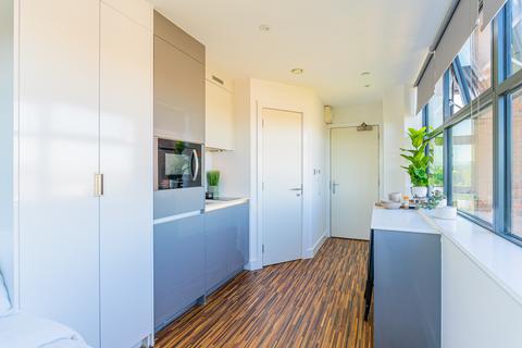 1 bedroom apartment to rent, Chester Road, Manchester M16
