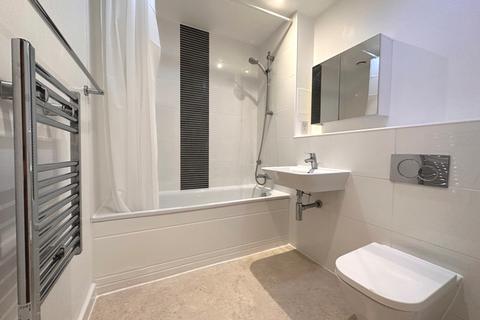 2 bedroom flat to rent, Empress Heights, College Street, SO14
