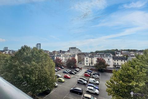 2 bedroom flat to rent, Empress Heights, College Street, SO14