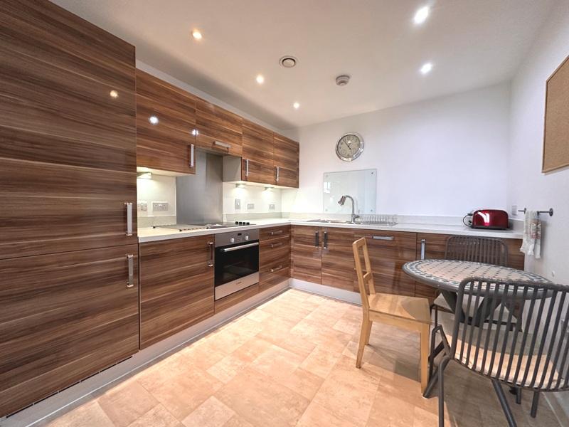 2 Bedroom Modern apartment Empress Heights Flat