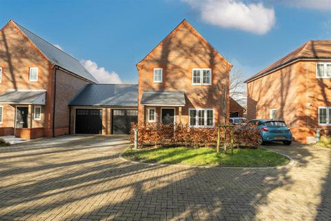3 bedroom link detached house for sale, Woodlands Close, Barnham