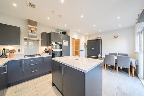3 bedroom link detached house for sale, Woodlands Close, Barnham