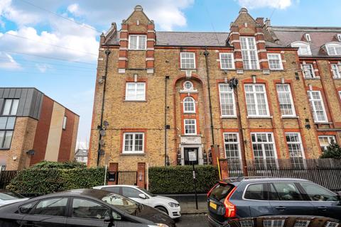 Gatton Road, London, SW17