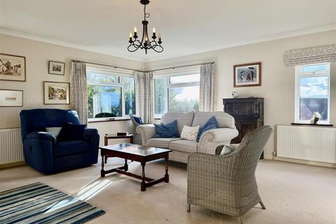 4 bedroom detached bungalow for sale, Lichfield Avenue, Tupsley, Hereford