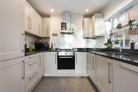 3 bedroom semi-detached house for sale, Diceland Road, Banstead