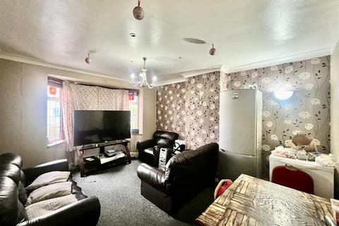 undefined, Station Road, Hayes UB3