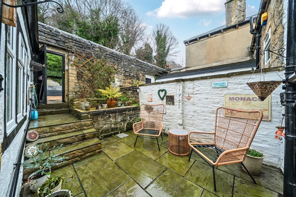 Courtyard garden