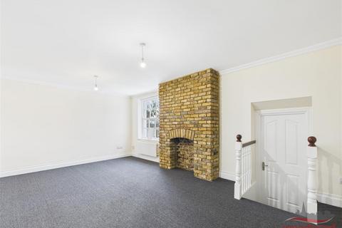 2 bedroom flat to rent, West Hill, Harrow on the Hill