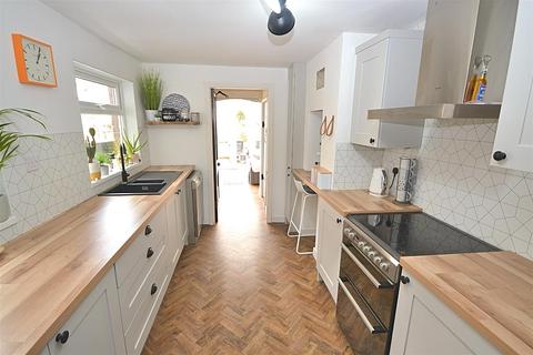 4 bedroom terraced house for sale, Alexandra Road, Dorchester