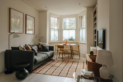 1 bedroom flat to rent, Vale of Health, London NW3