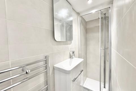 Studio to rent, 59 Canfield Gardens, London NW6