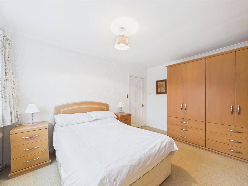 Bed 1 2.jpg