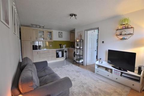 undefined, Swan Way, Fleet GU51