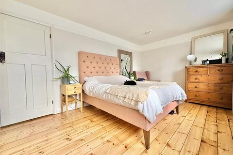 undefined, Glebe Side, Twickenham, TW1