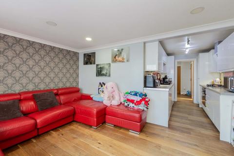 2 bedroom maisonette for sale, Harrogate Court, Langley SL3