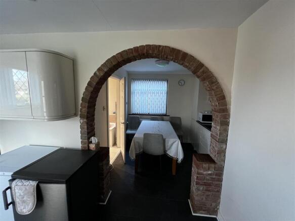 Dining room.jpeg