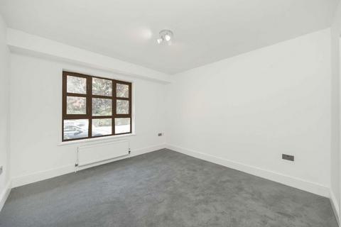 2 bedroom flat to rent, Woodside Lane, London N12
