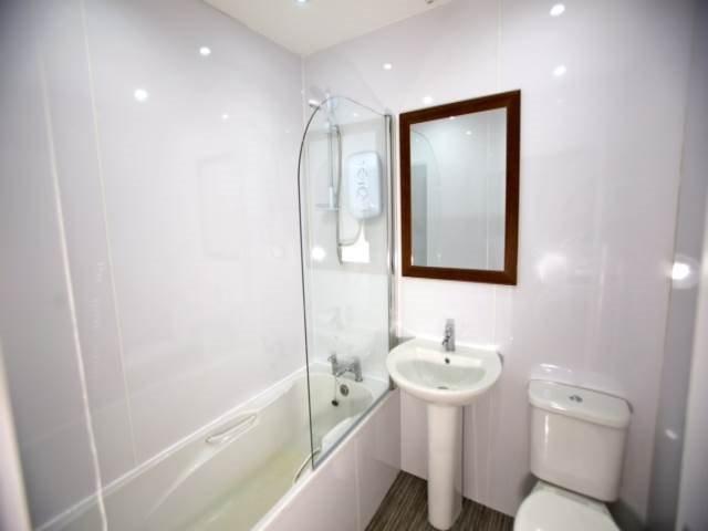 Bathroom 152 A Lochee