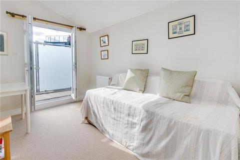 2 bedroom flat to rent, Comyn Road, London SW11