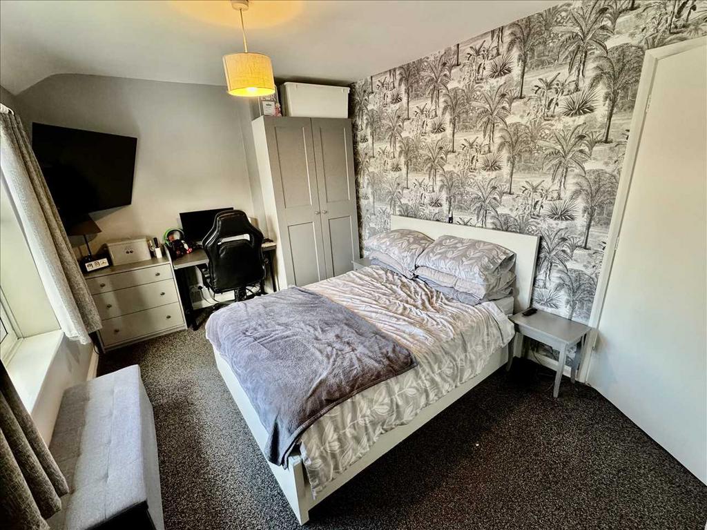 BEDROOM 1 (Front)