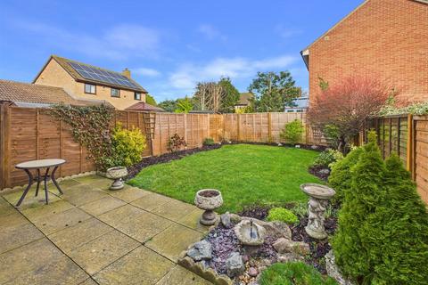 3 bedroom semi-detached house for sale, Wentworth Close, Longlevens, Gloucester