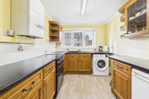 3 bedroom semi-detached house for sale, Wentworth Close, Longlevens, Gloucester