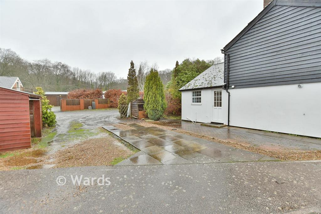 Driveway/Parking