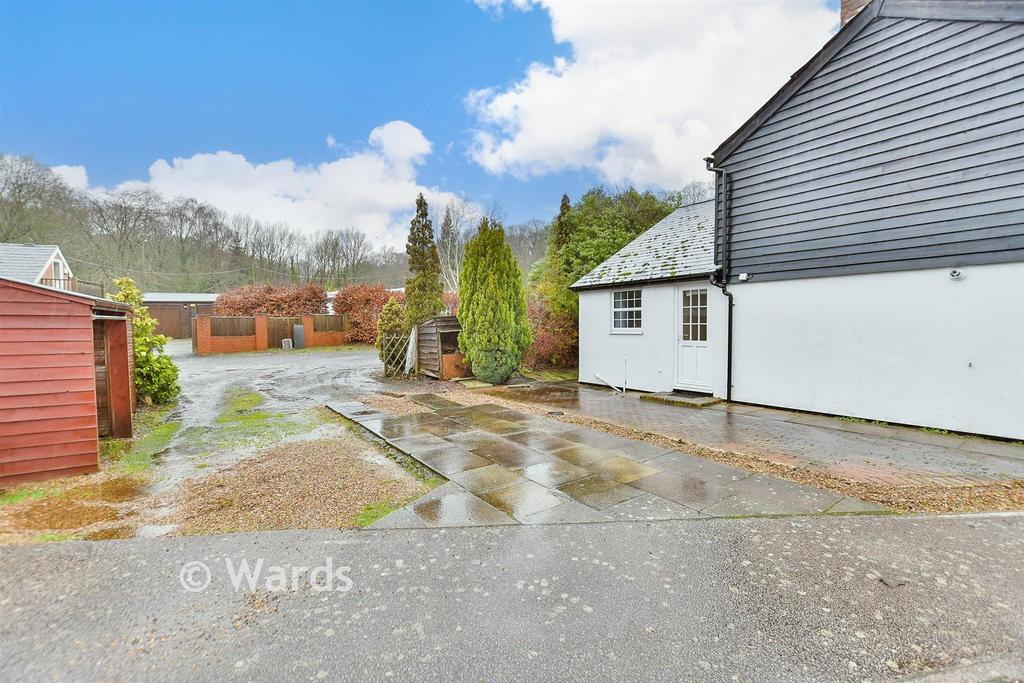 Driveway/Parking