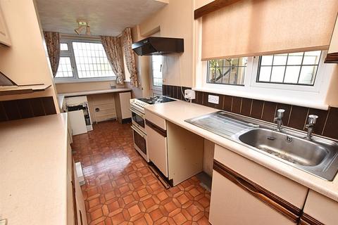 3 bedroom semi-detached house for sale, Gloucester Avenue, Grimsby DN34