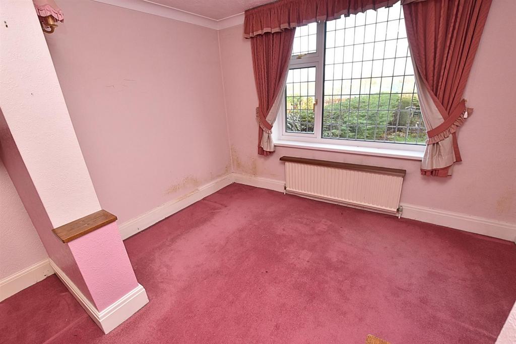 Rear sitting/dining room