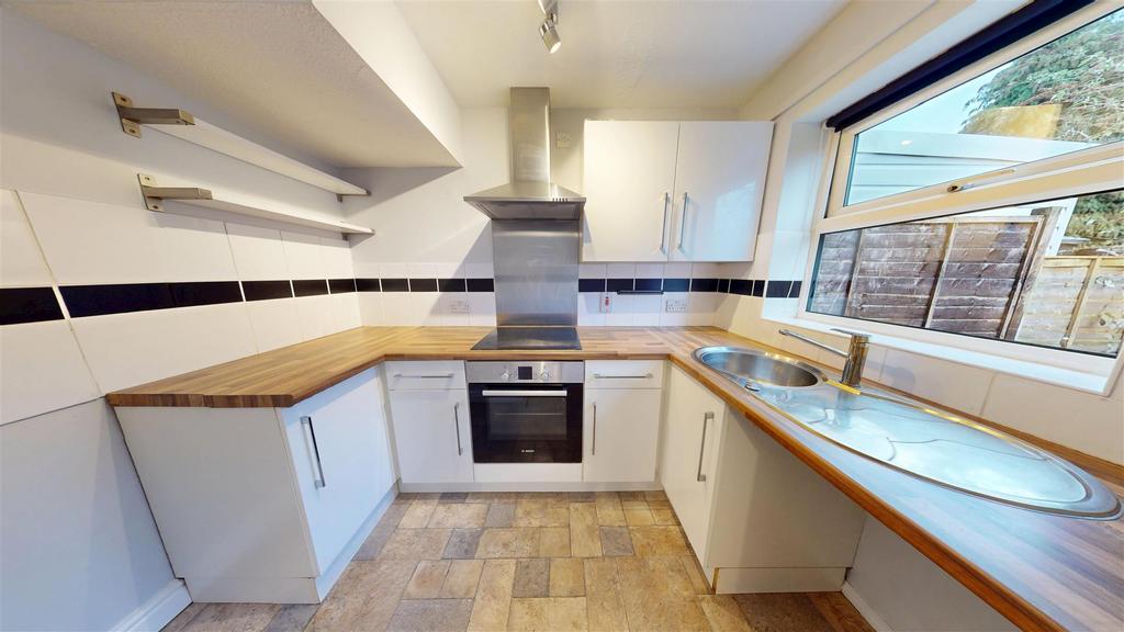 Glendower Court 2, Kitchen.jpg