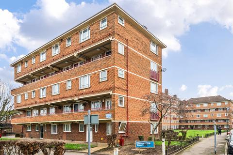 undefined, Armfield Crescent, Mitcham CR4