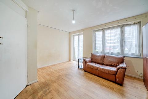 undefined, Armfield Crescent, Mitcham CR4