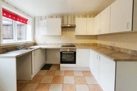 3 bedroom terraced house to rent, Brayton Square, Leeds LS14