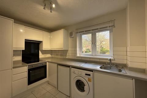 1 bedroom flat to rent, Harrier Way, London