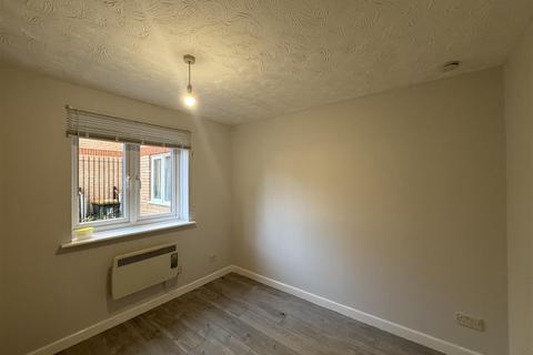 1 bedroom flat to rent, Harrier Way, London
