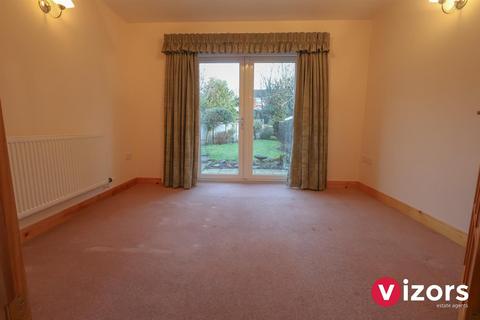4 bedroom detached house for sale, Chestnut Road, Astwood Bank, Redditch