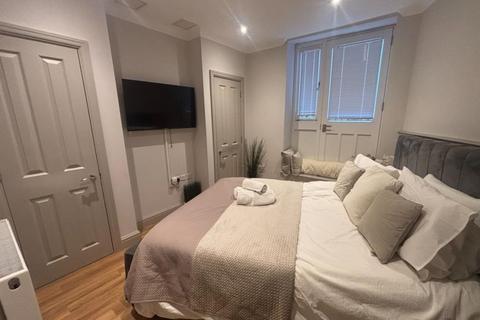 1 bedroom apartment to rent, London Street,  Reading,  RG1
