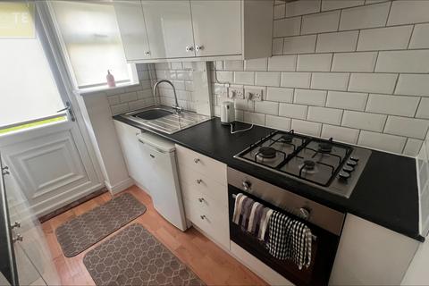 2 bedroom apartment to rent, Flixton Road, Urmston