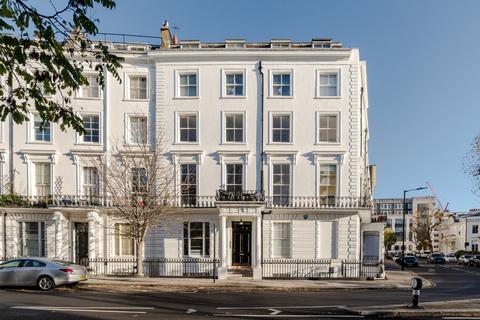 3 bedroom flat for sale, Gloucester Terrace, Bayswater, London