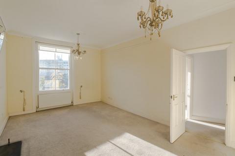 3 bedroom flat for sale, Gloucester Terrace, Bayswater, London