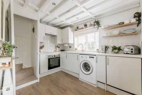 2 bedroom cottage for sale, White Horse Lane, Briggate