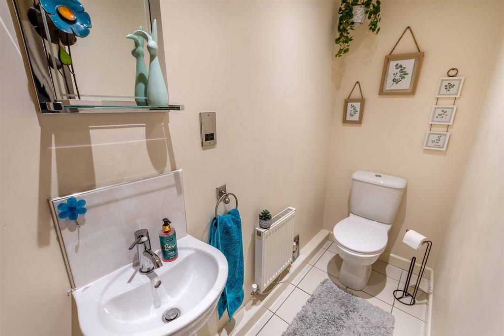 DSC 6457-Edit bathroom.JPG